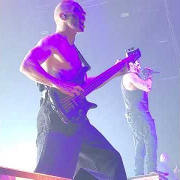 Mudvayne - Not falling live Techport