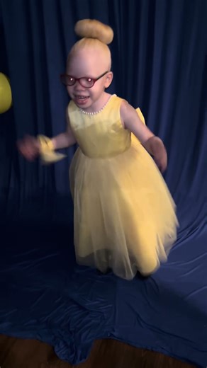 This Family loves Dinky!When she dances we gotta hype her up 💛#dinky #dance