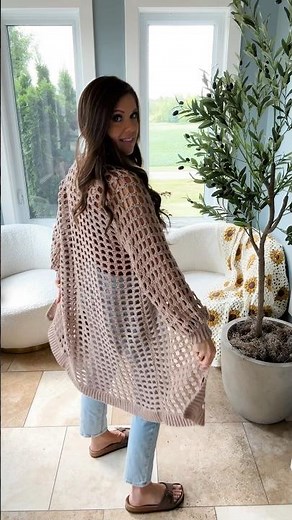 One-Piece Peek-a-boo Cardigan Crochet Pattern #crochet #crochetcardigan #crochetfashion