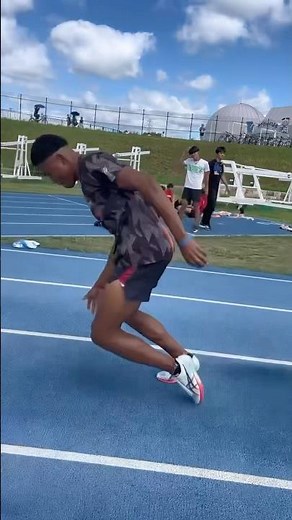 No Way Bro Toe Dragging In A Relay Start 🤣