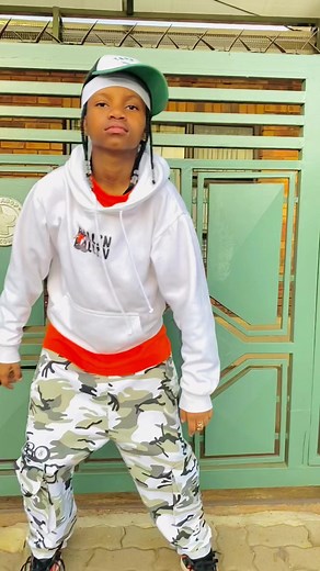 Sphocky RSA Hairstyle pictures and Zulu dance challenges