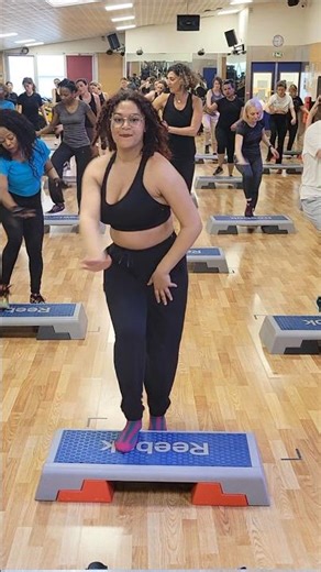 Azonto + Step Afro = combo dangereux 💥Regarde l’énergie… 😏#PourToi #FYP #StepAfro #AfroVibes 🔥