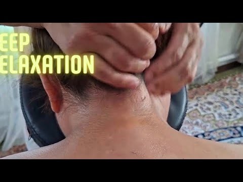 Getting An Oil Chair Massage For Deep Relaxation.
