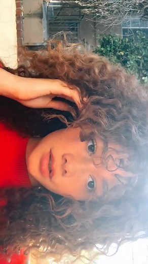 Effortlessly Styling Curly Hair: A One-Hour Tutorial