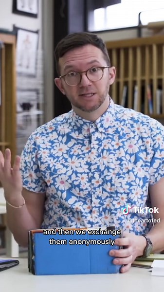 Do you explore bookmaking with your students? In the “Sequential Book Arts” Pro Pack, you will find numerous ways to explore bookmaking techniques. Here is just one idea! #bookarts #bookmaking #artteacher