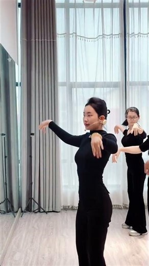 Posture Perfection: Easy Exercises for Body Shaping on TikTok