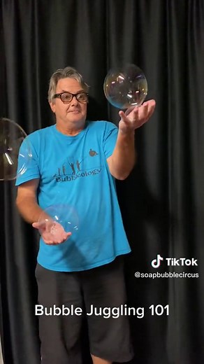 Bubble Juggling Cascade Fun with Charleston Juggler