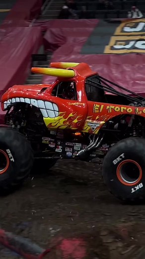Incredible Monster Truck Backflip at Monster Jam