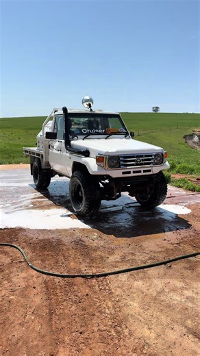 Exploring the Toyota Land Cruiser: A Comprehensive Guide