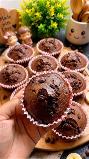 No Maida ! Healthy Chocolate Banana Muffins for kids | Easy Cake Recipe #shorts