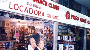 História da Fita VHS: Origem, Popularização e Declínio do Formato