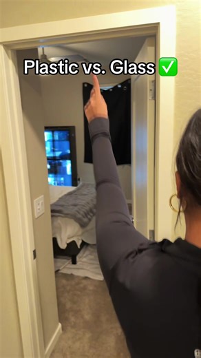 Plastic Display vs Glass Display: The Ultimate Comparison