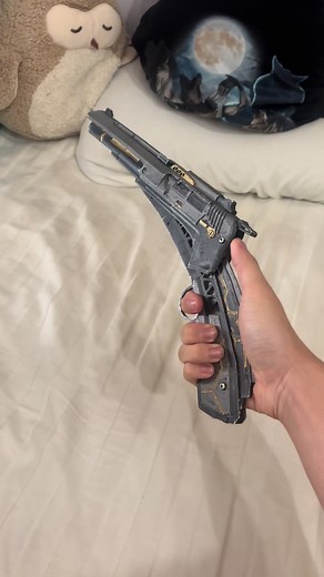 This is an original prop I designed for my oc cosplay Skelly. Made in blender and printed on an ender 3. I need to update the model in the future so a v2 later 👀. #cosplay #fyp #prop #3dprinting #handmade