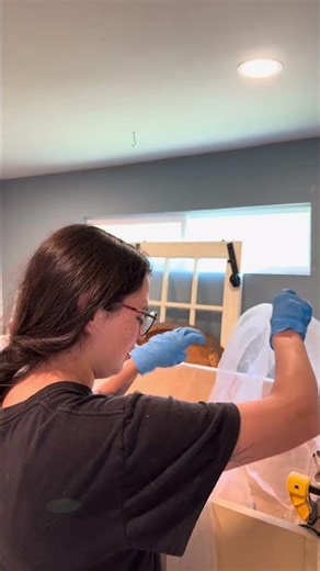 Cleaning the brooder box! #chicks #babychicks #brooderbox #chickensoftiktok