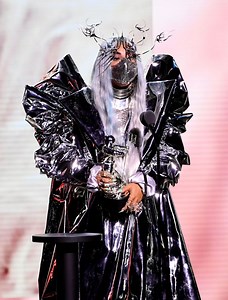 #VMAs: Lady Gaga said Wear a Face Mask… but Make it FASHION!