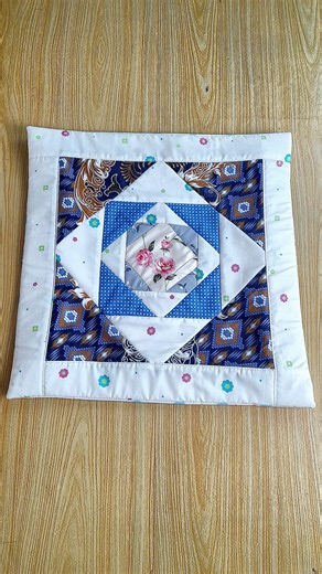 DIY Patchwork Pillow Cushion #quilting #quiltingforbeginners | Indah Sewing