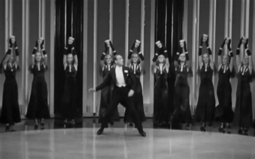 随我婆娑 Shall We Dance (1937) 歌舞“滑轮舞” “谢幕舞”Cut