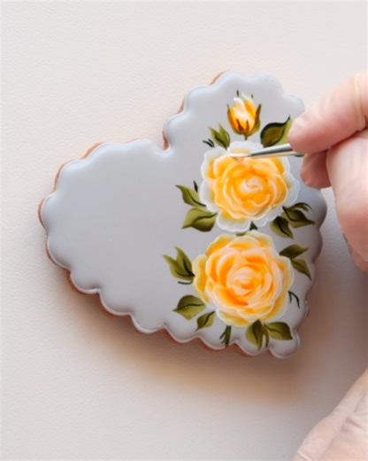 Hand-painted cookies 💐 Full video on my YT channel, link in the comments. #handpainted #cookies #onestroke #mylittlebakery #roses | My little bakery