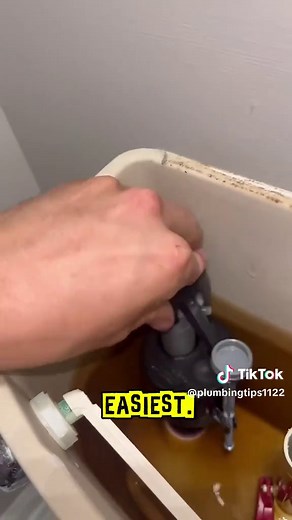 Replacing a Toilet Fill Valve: A Quick Guide