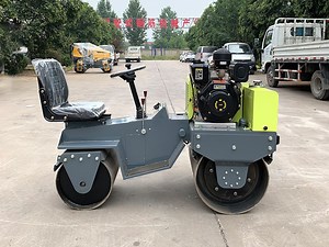 [Hot Item] 700 Kg Mini Ride on Road Construction Machinery 0.7 Ton Road Roller Vibratory Compactor Machine