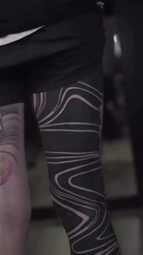 Stunning tattoo artwork by @lucklesstattoos