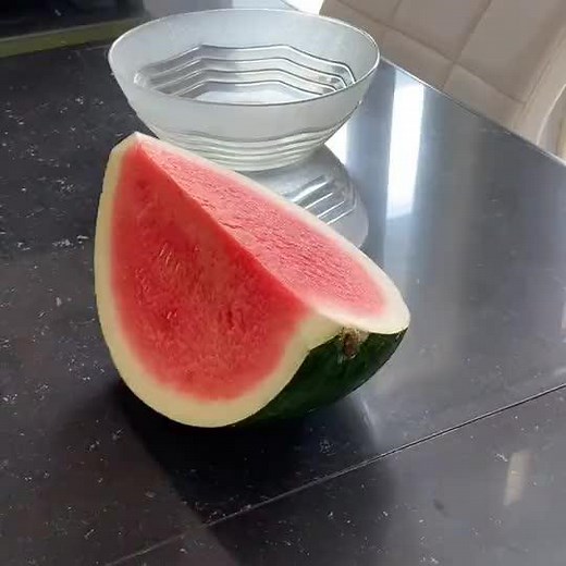 How to Easily Slice a Watermelon into Perfect Cubes