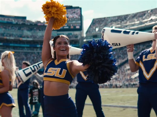 @LSU Cheerleading X @LSU TIGER GIRLS #lsu #lsutigergirls #cheerleaders #lsucheer #cheerleading @Logan @cam @Alyx Gardner @Butter @Bri