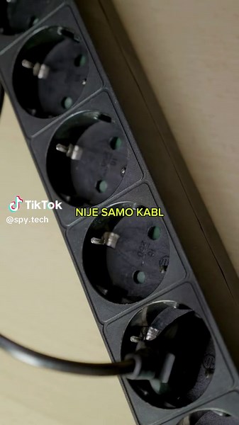 Špijunski produžni kabl: prisluškivanje uživo