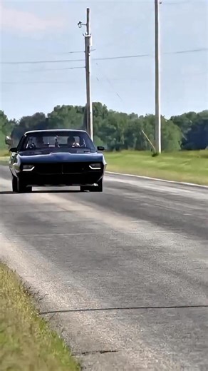 1200 hp Butler-Powered 1969 Pontiac Firebird It features a 1,200 hp twin-turbo 482ci Butler Performance engine, a Roadster Shop Fast Track chassis, and has clocked over 200 mph, blending Pro-Touring style with high-performance racing capabilities. Resto-Mod/Pro-Touring BBT Fabrications build. Won 2023 Barrett-Jackson Cup, Ultimate Best in Show, 2022 Goodguys PPG Street Machine of the Year, 2022 Shades of the Past Street Machine of the Year, and ECTA 1-Mile and 2K class record-holder. 1969 Pontia