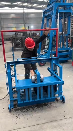 165K views · 834 reactions | #brickmakingmachinery #bricks #brickmaking#blockmachine#brickmachine#hollowblock#hollowbrick#constrcution#block | Banrong Brick Making Machine | Facebook