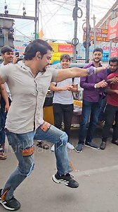 Borabanda Auto 🛺 Bus Stand Kiraak Dance 😃 #bollywoodsongs #bollywoodmovies #bollywoodstyle #reelschallenge #facebookviral #reelitfeelit | Furkhan Kick