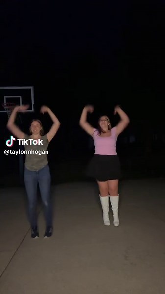 Bloopers and Best Friends at Sleepover