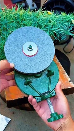 Hand-Cranked Grinder Sharpening Scissors ✂️ Old-School Tool Power! #tools #workshop #viral #grander