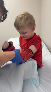 Only my son would laugh while having the scary saw cut off his cast 😂 hopefully he won’t put anything else in the new cast the first one had a quarter and an eraser! the eraser was out in there yesterday and already rubbed some of his skin off! so glad they fit us in considering I went to the wrong hospital. they never told me to go to a different one so I went to the same place that put it on him 🙄 11 more days is all he had left praying he doesn’t do this again | Ashley Spape