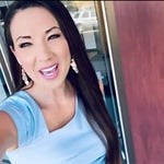 How do YOU say Crayon? "Cray-on?" "Cran?" or "Crown?"