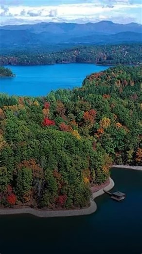 Blake Kirsch Sells | 🍁 Fall in Love with the Upstate! 🍂 There’s nothing like autumn in the Upstate of South Carolina — where rolling mountains meet... | Instagram