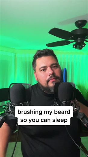 Brush brush brush brush ASMR #asmr #fastasmr #chaoticasmr #relax #tingles #sleep #funny #fyp #comedy #xyzbca
