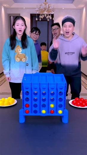 Dragon Boat Festival Games丨Make Four Of The Same Color In A Row To Win The Game!#Funnyfamily#Party