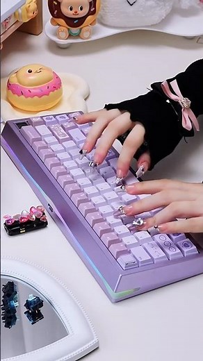Meletrix zoom 75 Keyboard with QwertyKeys Keycaps