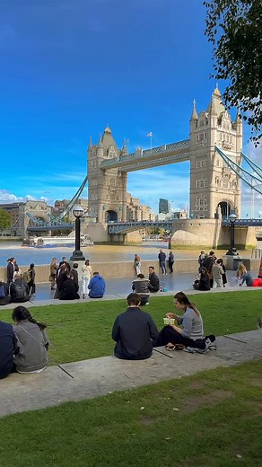 Some of my favourite views in London That is all. ☀️ 🇬🇧 Tower of London | View from the Shard | Things to Do in London | London Attractions | London Travel Guide | London Life #thingstodoinlondon #londonlife #visitlondon #explorelondon #londontravel #londonattractions #londontour #sunnyinlondon #toweroflondon #viewfromtheshard #fblifestyle | Sunny in London