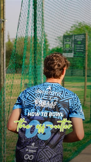 Variation is the bowler’s best weapon. Learn how to bowl the off-cutter with Coach David and keep the batsman guessing 👀 | CKSA