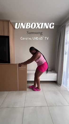 Apartment Update: Samsung TV Unboxing & Soundbar Review
