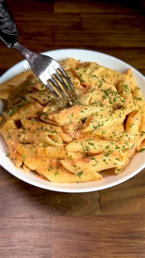 Kanwal Khan on Instagram: "Easy & quick food recipes! #asmr #food #reelsviralvideo #easyrecipes #dinner [easy and quick recipe, food, asmr, viral, for you]"