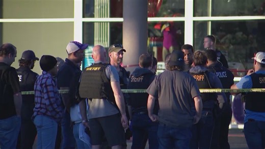 Prosecutors: Man charged for killing teen outside Renton BIG 5 'chose to escalate' situation