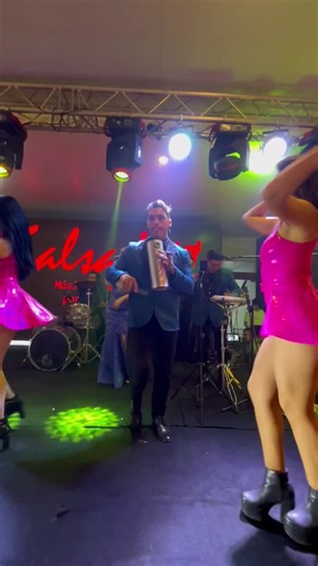 Salsa Hit para 🇧🇴 y el 🌍super-recargado de energía positiva. Los mejores eventos necesitan Música y Diversión. 📱 CEL: ⁨ 591 76041860⁩ 📌 Facebook: Salsa Hit 📌 Encuentranos en YouTube Y SPOTIFY: Salsa Hit ##MÚSICAYDIVERSIÓN ##SeArmoLaFiesta##PorqueVieneYTeCanta##SalsaHit##Musica##Sueños##Adelante##ConTodo##Celebración##Fiesta##Vive##Canta##Lucha##Disfruta##Increible##EnVivo##Seguimo