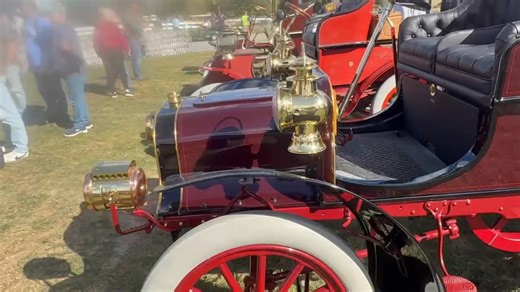 Watch vintage brass era cars start up and leave the show field yesterday at the end of the massive show in Hershey, Pennsylvania. I especially enjoyed the sounds of these cars — in a museum you rarely hear one running. #classiccars | ATX Car Pics