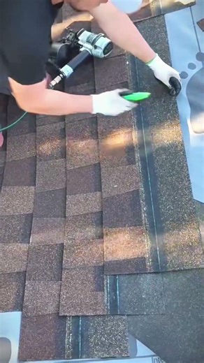 The process of installing thin tiles with special tools #shorts