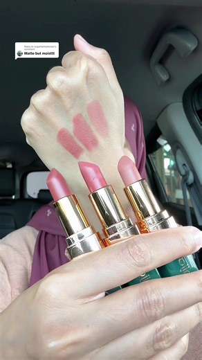 Ultimate Guide to Long-Lasting Green Lipstick