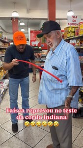 Faísca reprovou no teste da corda indiana 🤣🤣🤣🤣 . . . . . . #foryou #viral #fyp #comedia #reels #familia #trolagem #vô #brasil #meme | Felipe Bernardo