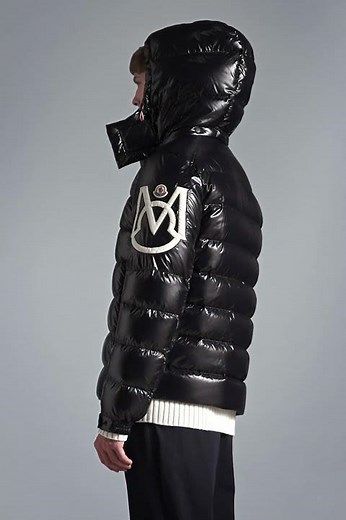 MONCLER Saulx Short Down Jacket Hooded Men Shiny Glossy Black